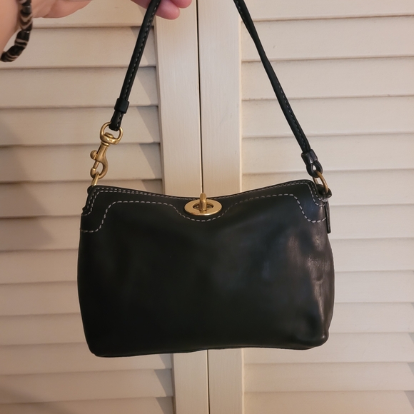 Vintage Coach Mini Turnlock Black - Picture 1 of 9